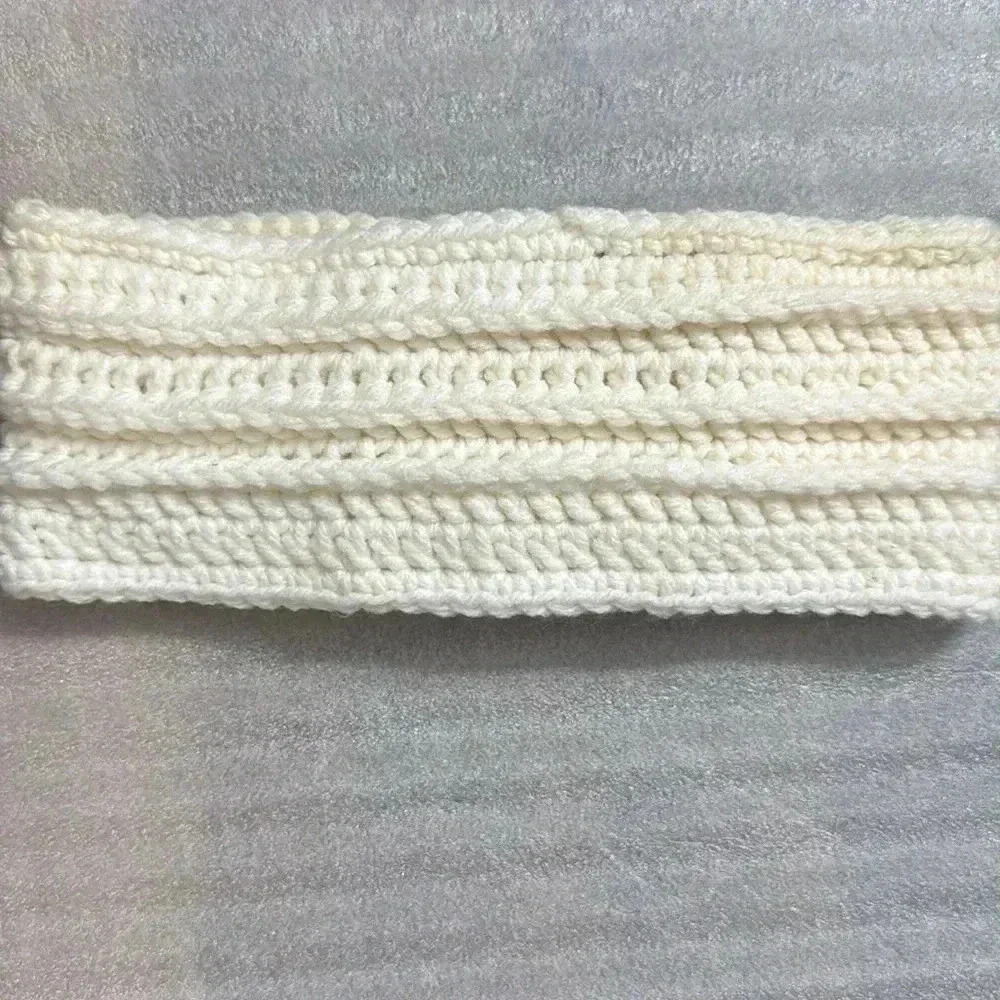 KNITTED HEAD BAND & NECK WARMER
-HAND MADE 
ADJUSTABLE SIZE - Picture 2 of 3